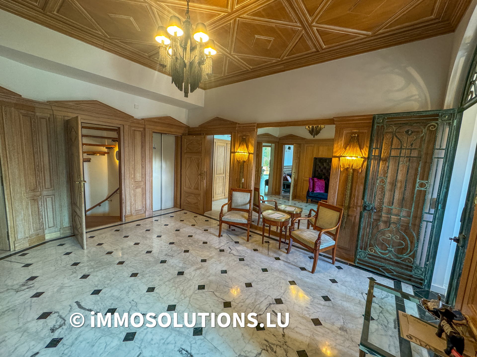 Maison — Hesperange · 636 m² - photo 4